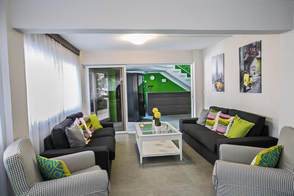 Merab Napa Suites Ayia Napa Bagian luar foto