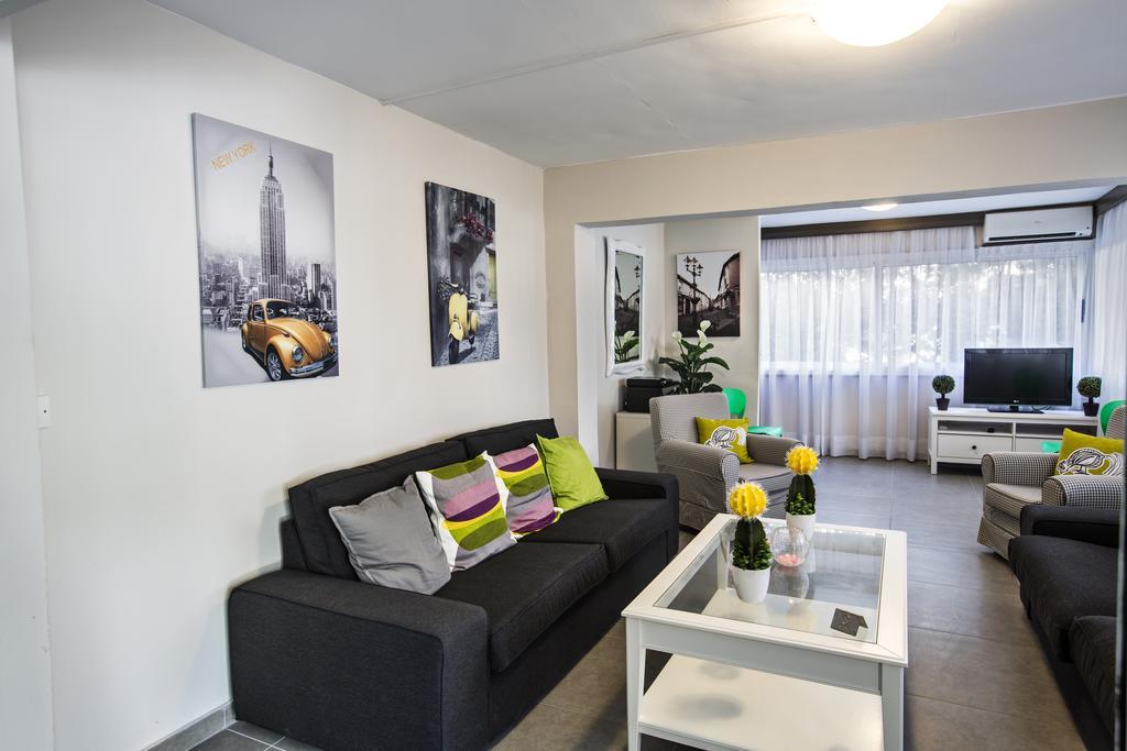 Merab Napa Suites Ayia Napa Bagian luar foto
