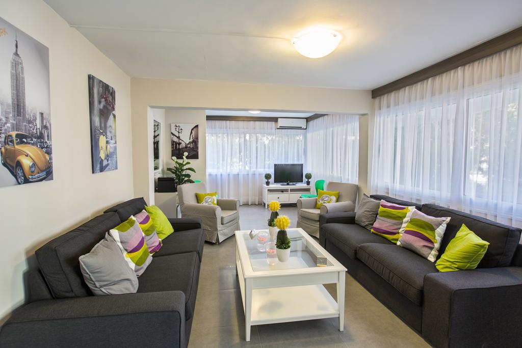 Merab Napa Suites Ayia Napa Bagian luar foto