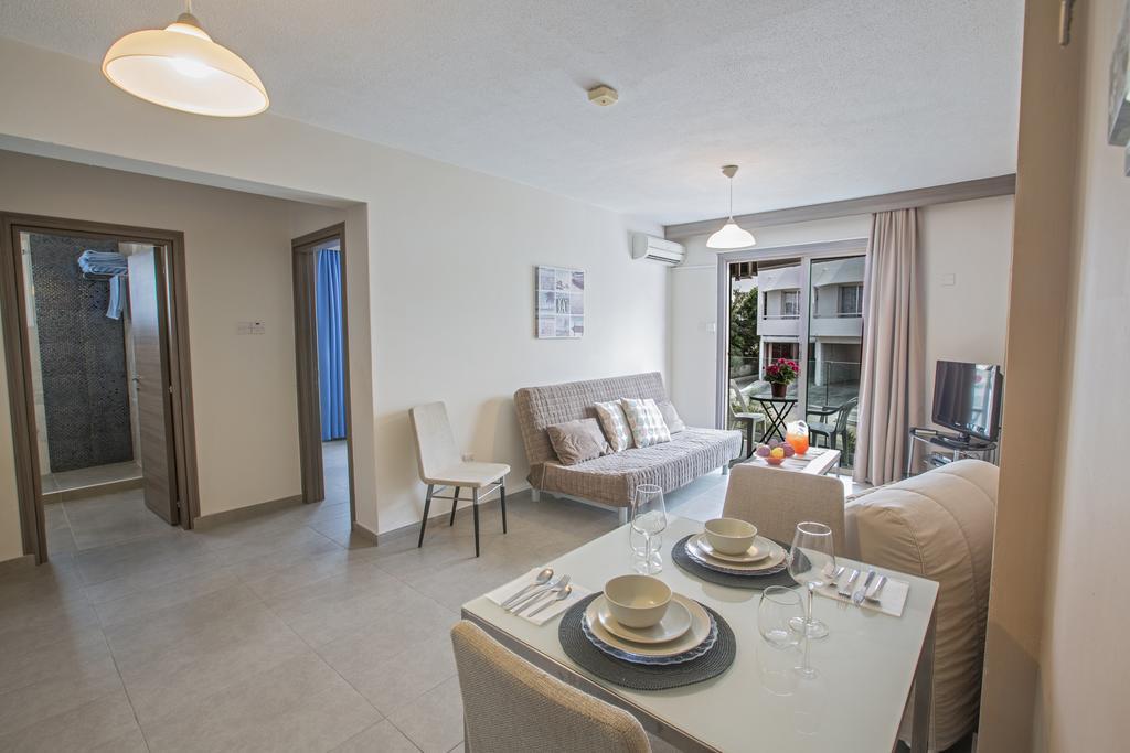 Merab Napa Suites Ayia Napa Bagian luar foto